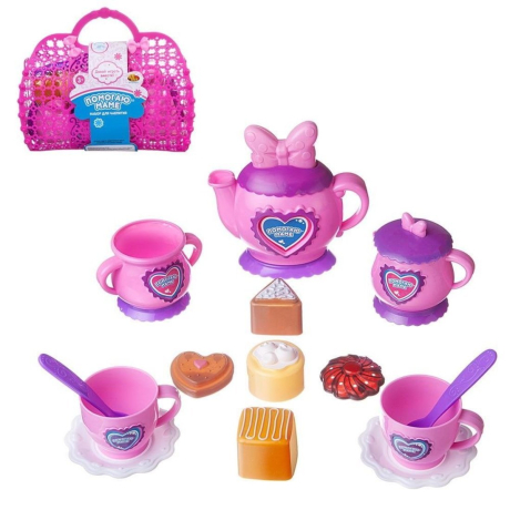 Набор в корзинке для чаепития